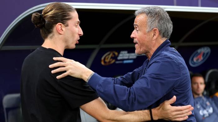 Luis Enrique elogia Filipe Luís antes de duelo na França: “Gosto de técnicos corajosos”