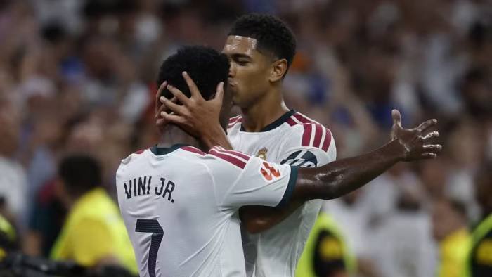 Mourinho sai em defesa de Vini Jr. e destaca evolução física do atacante no Real Madrid