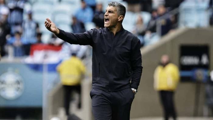VASCO É O TIME DA VIRADA! PEDRO EMANUEL EXALTA POSTURA DO GIGANTE EM VITÓRIA SOBRE O GRÊMIO