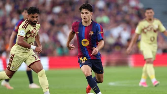 Barcelona promove “novo Xavi” ao elenco principal; conheça a joia de La Masia