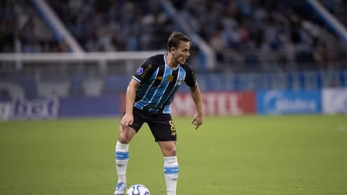 Santos resolve transfer ban e fica a um passo de anunciar Arthur