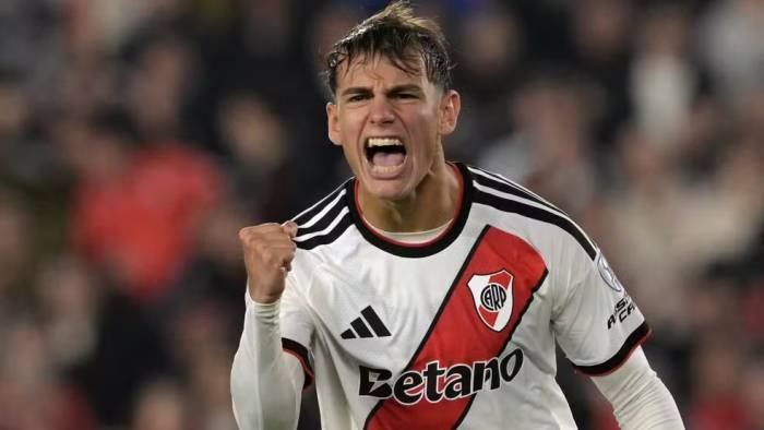 Flamengo avança por dois atacantes e fica perto de reforçar o elenco
