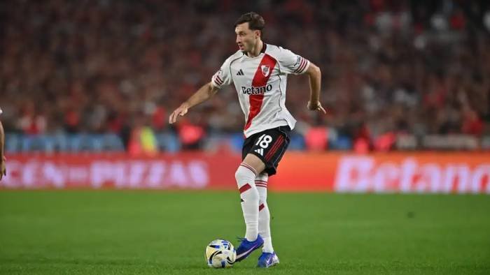 Cruzeiro acerta empréstimo de Matías Viña junto ao Flamengo