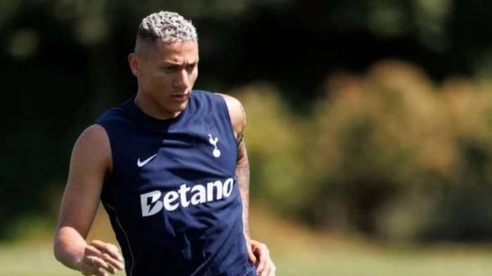 Richarlison tenta saída do Tottenham e pode abrir caminho para o Vasco