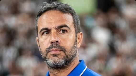 Artur Jorge sai em defesa de Matheus Pereira e exalta camisa 10 do Cruzeiro