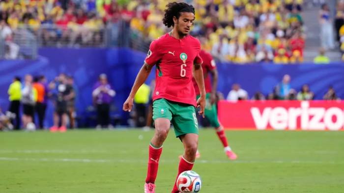 Manchester City encaminha contratação de jovem apontado como substituto de Rodri