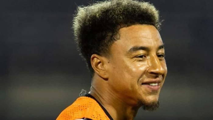 Lingard vira alvo de críticas após derrota do Corinthians para o Coritiba