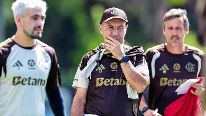Flamengo tem dúvida no ataque para clássico contra o Botafogo