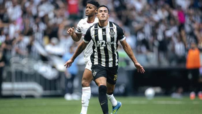 ATLÉTICO DOMINA O SEGUNDO TEMPO, VENCE O FLUMINENSE E MIRA REAÇÃO NO BRASILEIRÃO