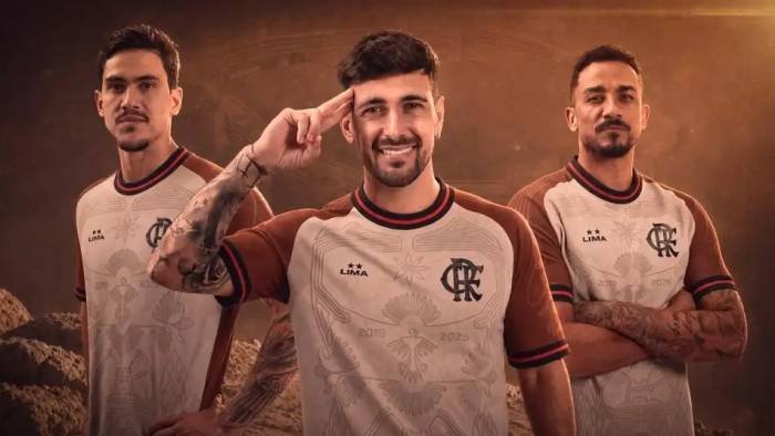 O “Urubu de Lima”: conheça a história por trás do novo Manto da Nação do Flamengo
