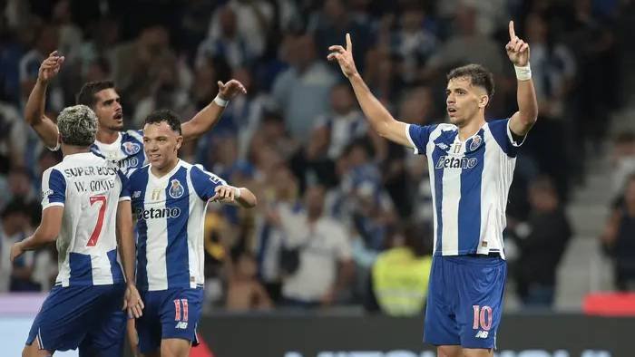 FC Porto vence o Arouca, mantém 100% de aproveitamento e dispara na liderança