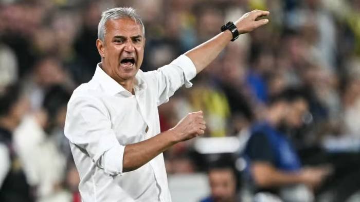CAOS NO FENERBAHÇE! KARTAL PEDE DEMISSÃO, MAS PRESIDENTE SE RECUSA A ACEITAR