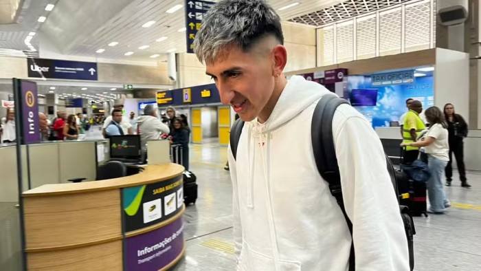 Lescano chega ao Rio para se juntar ao Vasco e iniciar nova fase da carreira