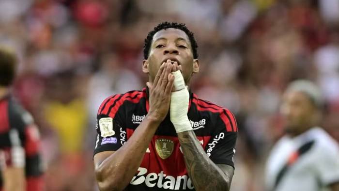 Flamengo encaminha saída de Plata para a Rússia por mais de R$ 60 milhões