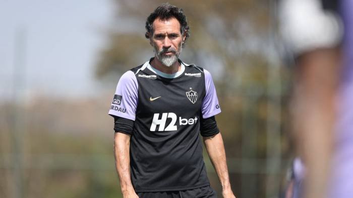 Atlético-MG encara São Paulo com oito desfalques e elenco no limite