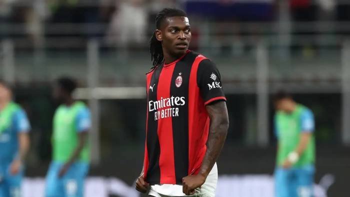 A VIRADA DO MERCADO: Rafael Leão troca a Premier League pelo Galatasaray e deixa o Milan após sete anos