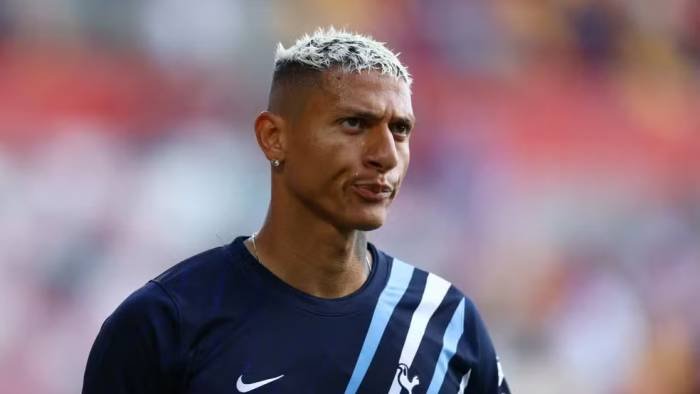 Richarlison pede para deixar o Tottenham, revela técnico